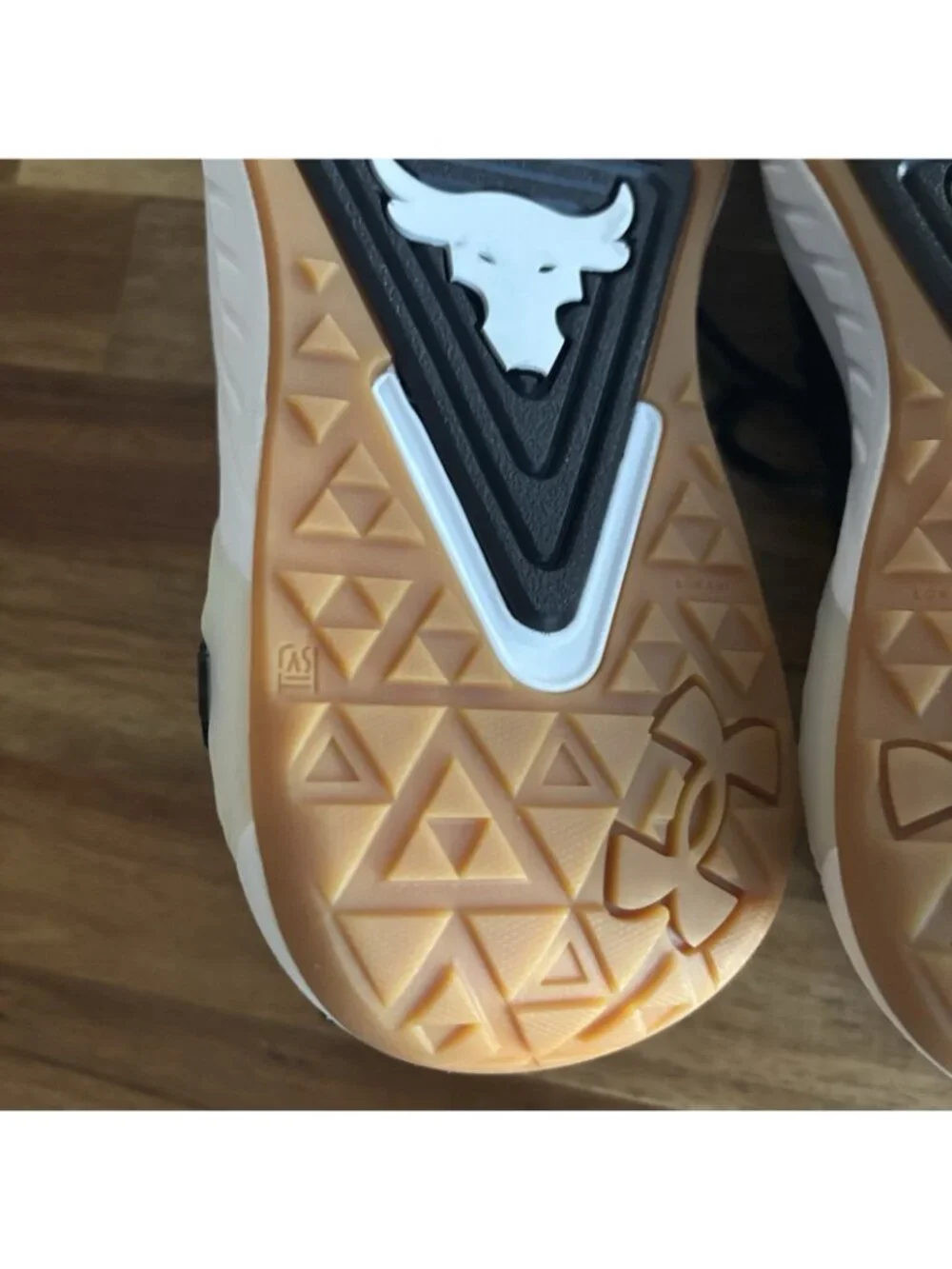 Under Armour excellent please